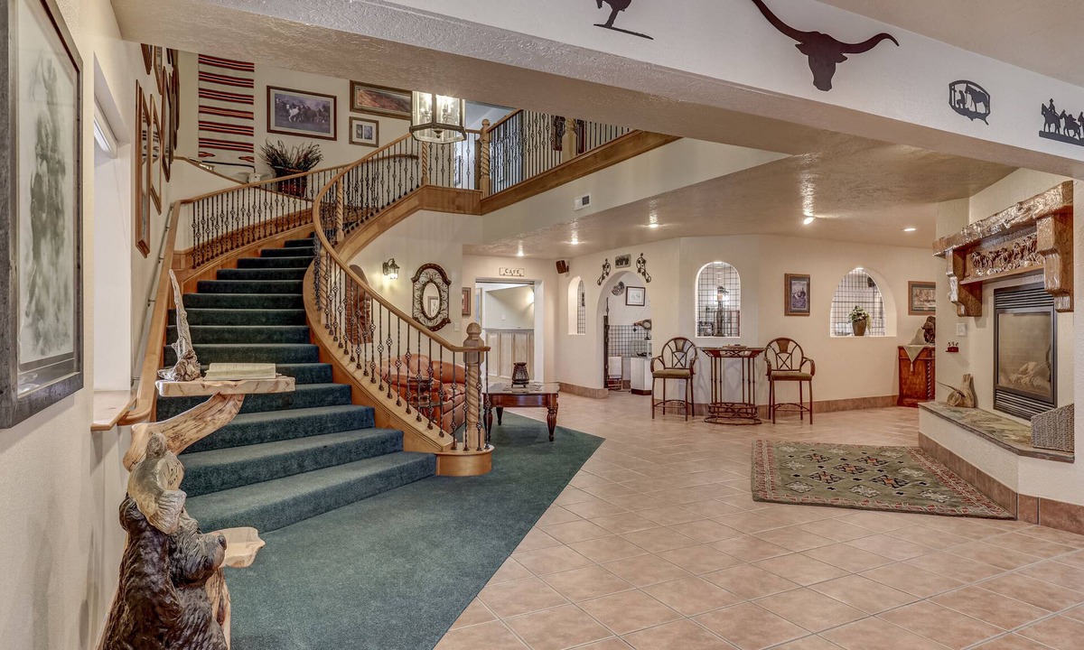 Loa Hotel | The Snuggle Inn