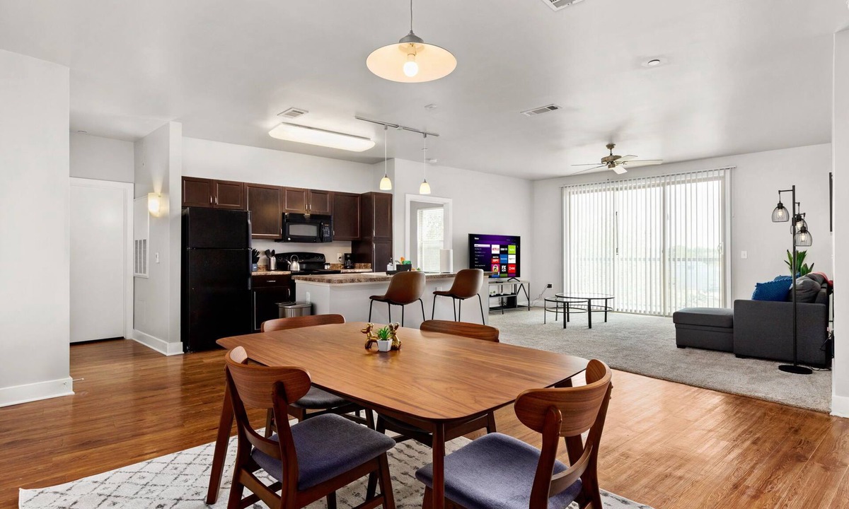 Arsenal Apartment | The Sophia: Riverwalk Loft