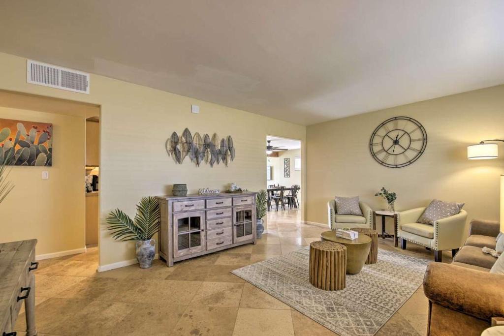 Papago Parkway House | The Southwest Comfort