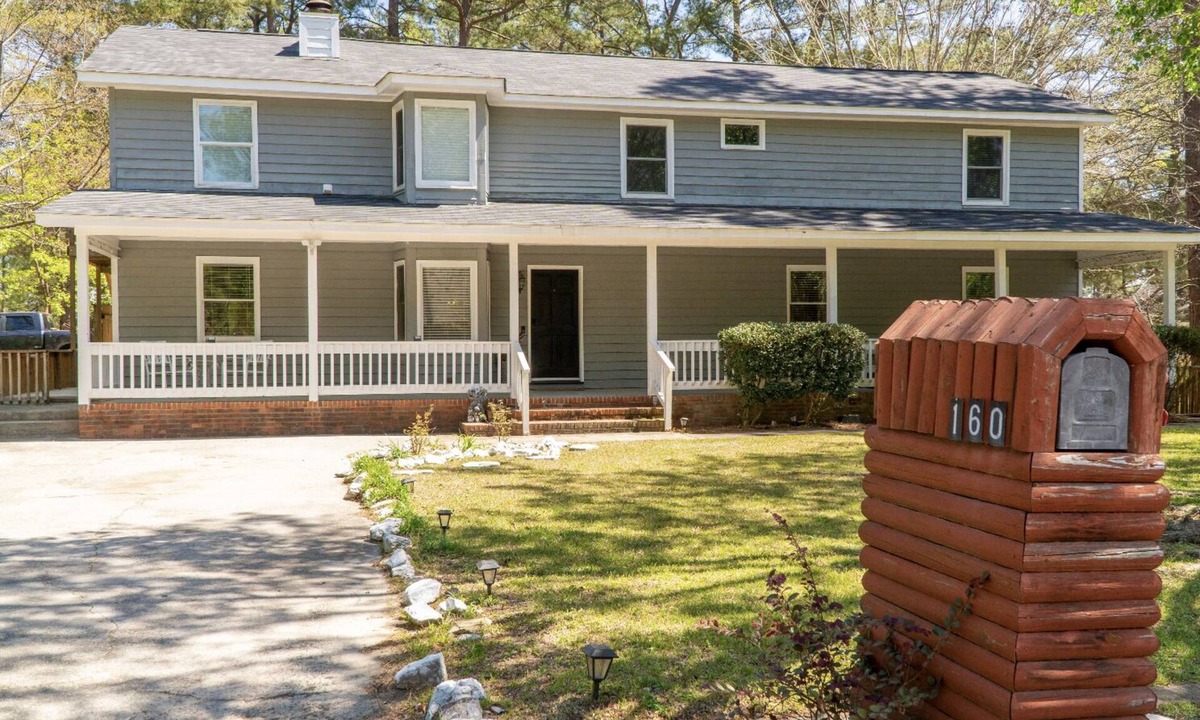 Harbison House | The Spacious Harbison Modern Castle