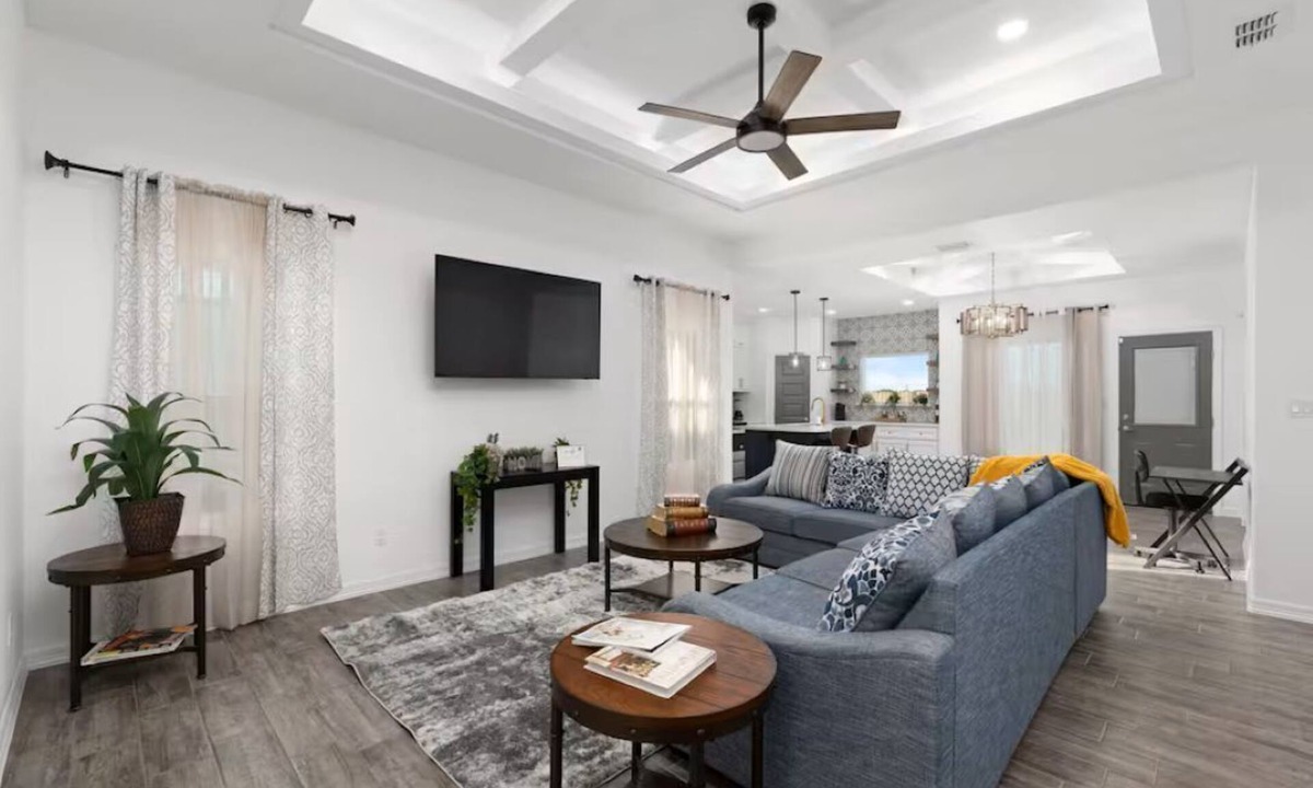 Edinburg House | The Spacious Nest 3BR/2BA,King Bed,Near Hospital