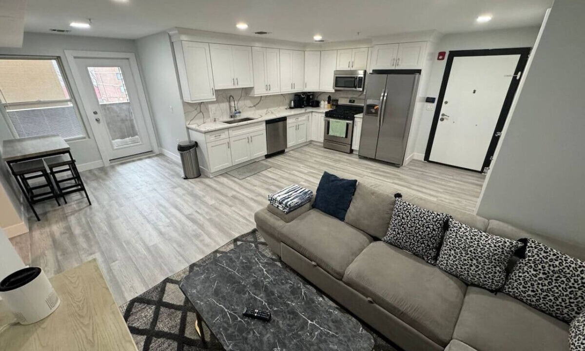 Paterson Apartment | The Spacious Suite: 2BR with Balcony