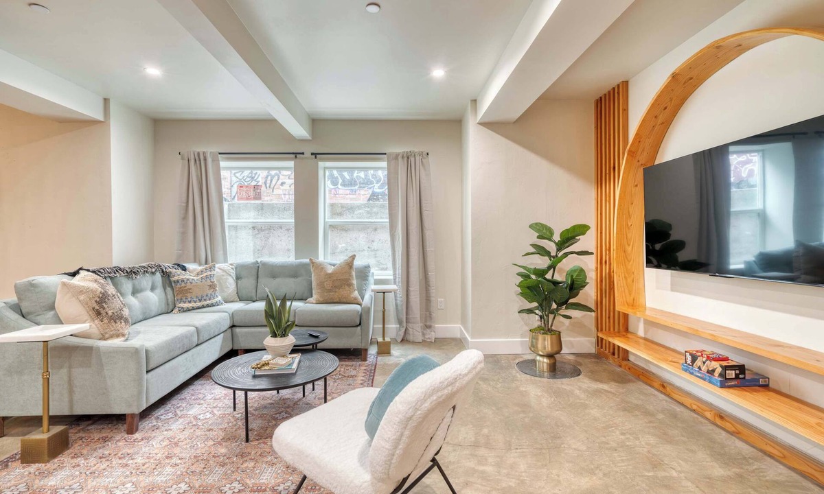 Mississippi District Apartment | The Spanish Flat | 3BR/2BA | Mississippi Ave