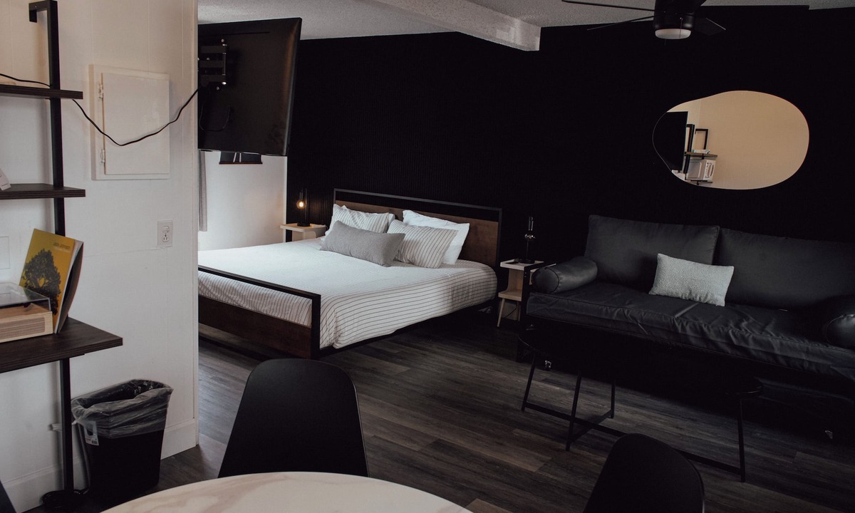 Manzanita Hotel | The Spinn