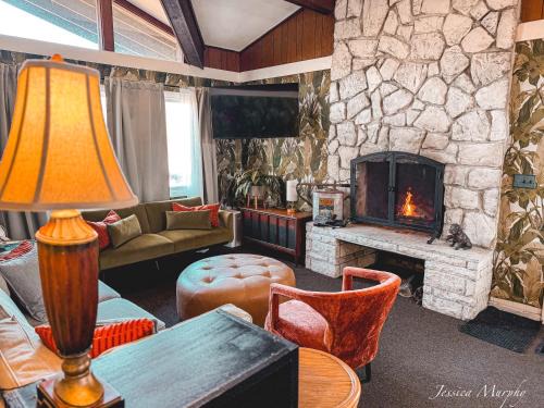 New Ashford Hotel | The Springs Motel