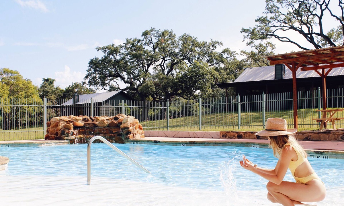 Leakey Hotel | The Springs Retreat.