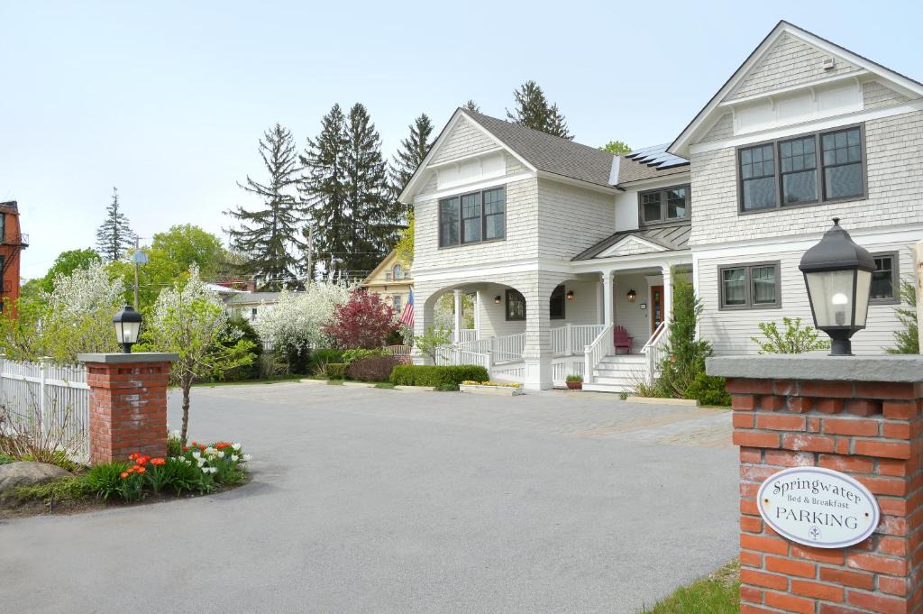 Saratoga Springs Bed & Breakfast | The Springwater Bed and Breakfast