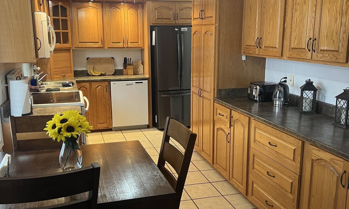 Happy Valley - Goose Bay House | The Squashberry Suite