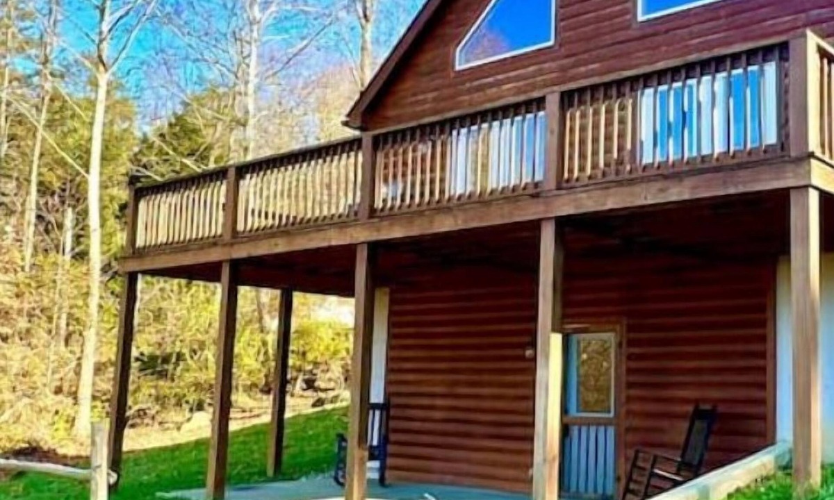 Clarkson Cabin | The Squatch Lodge