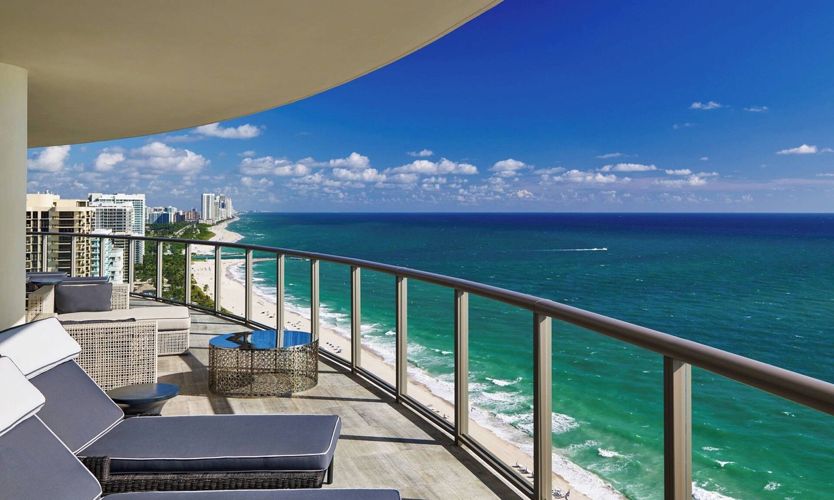 Bal Harbour Hotel | The St. Regis Bal Harbour Resort
