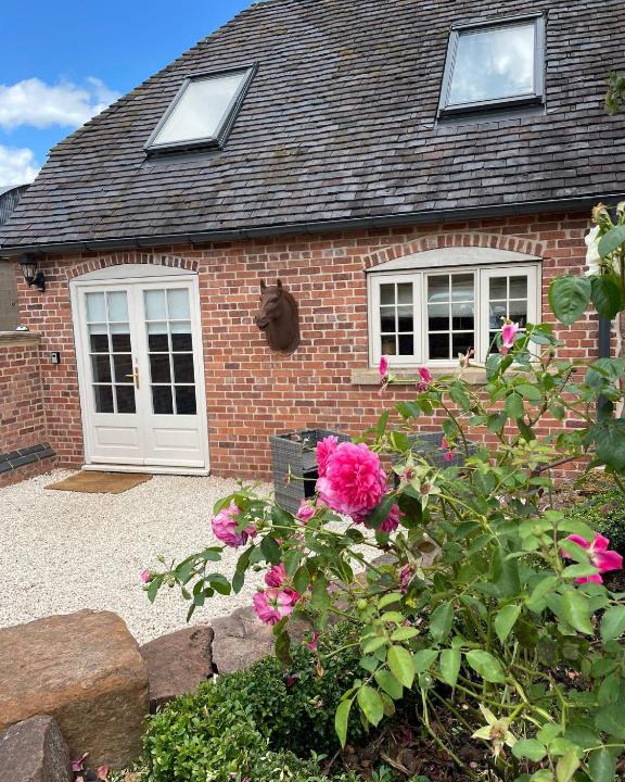 Barrow upon Trent Apartment | The Stable Loft. NEC, Airport