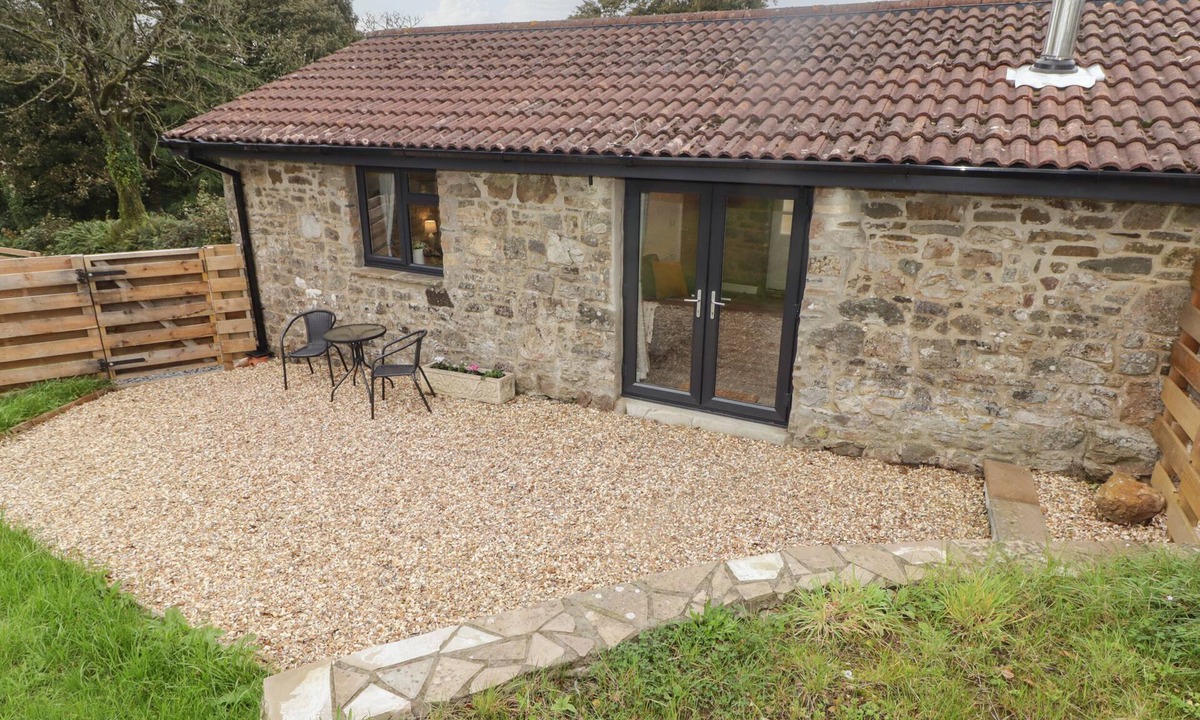 Tavernspite Cottage | THE STABLE, romantic, with open fire in Amroth