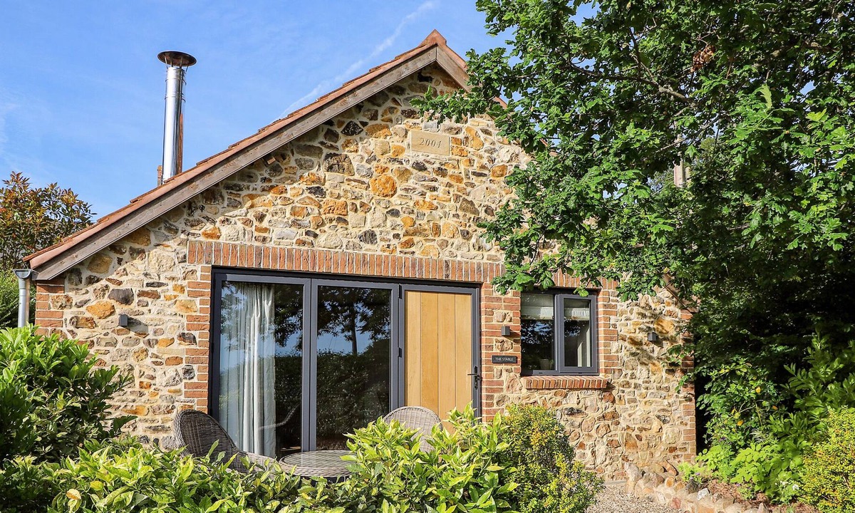 West Buckland House | THE STABLE, with open fire in Wellington