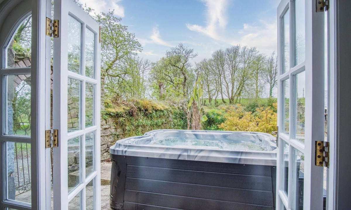 Ludchurch Cottage | The Stables - 2 Bedroom Cottage - Princes Gate