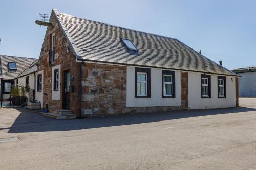 Ayr House | The Stables at Brickrow Farm