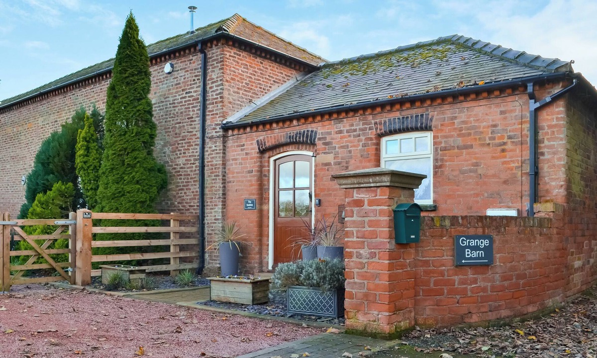 Great Hatfield Cottage | The Stables at Grange Barn
