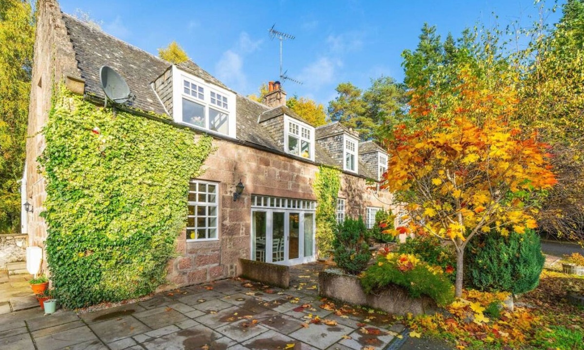 Aboyne House | The Stables Cottage, Aboyne, Royal Deeside