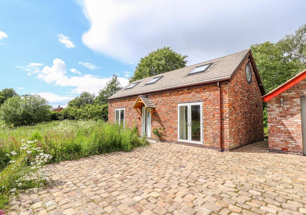 Norley House | The Stables