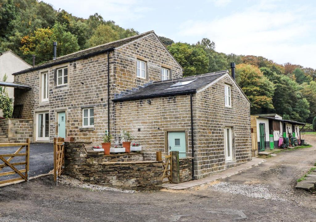 South Crossland House | The Stables