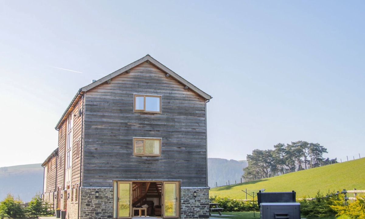 Tirabad Cottage | The Stables