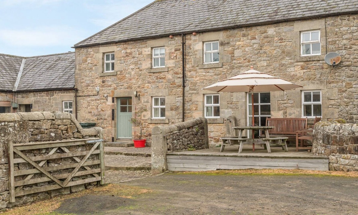 Tarset Cottage | THE STABLES, pet friendly, with open fire in Bellingham