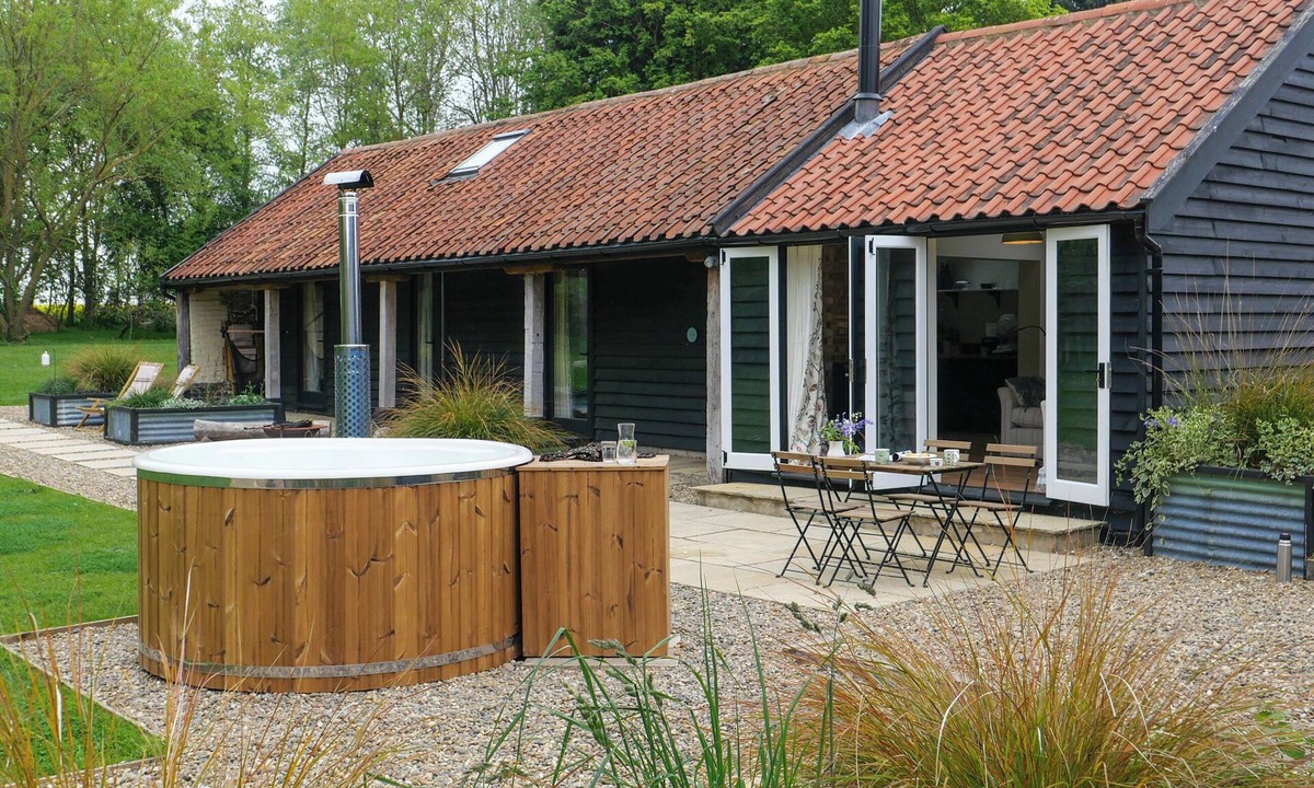 Cratfield Cottage | The Stables - UK50804