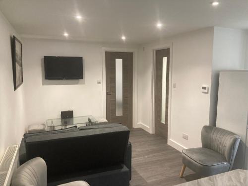 Colnbrook Apartment | The Stage Door