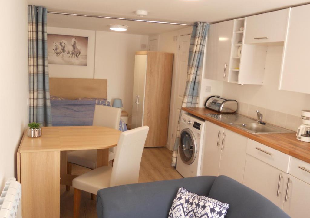 Lancaster Apartment | The Staithe by the Canal.