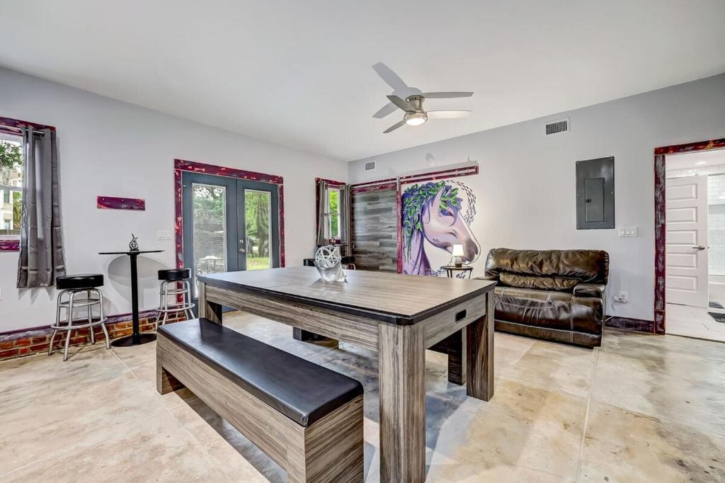 Springfield Apartment | The Staple Apartment Unit 1 - Free parking