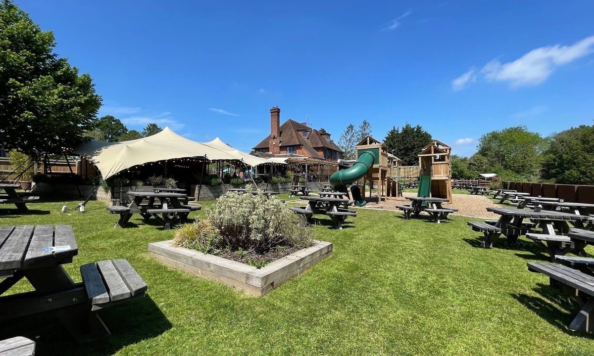 Lingfield Hotel | The Star Inn