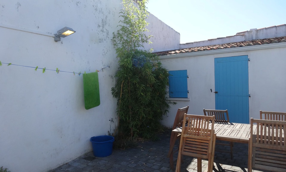 LʼAiguillon-sur-Mer House | The Star of L'Aiguillon