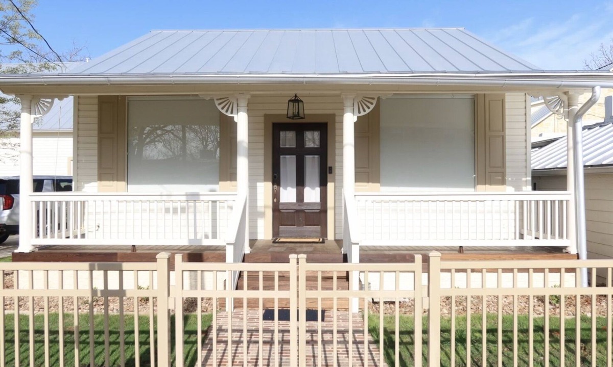 Comfort Cottage | The Stay on Seventh