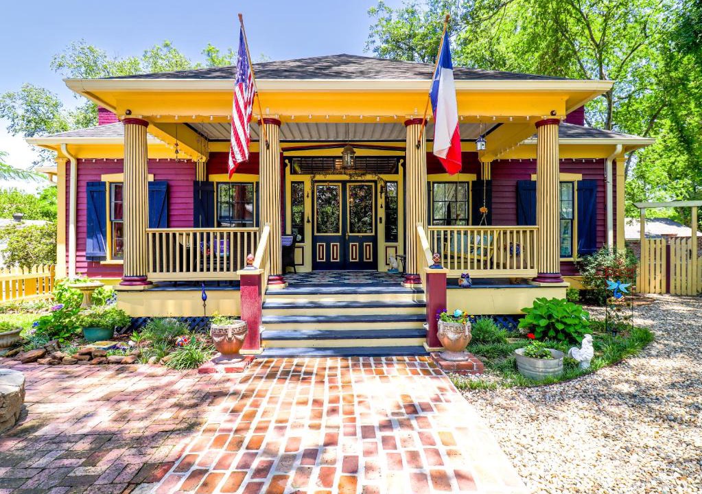 Jefferson Bed & Breakfast | The Steamboat Inn