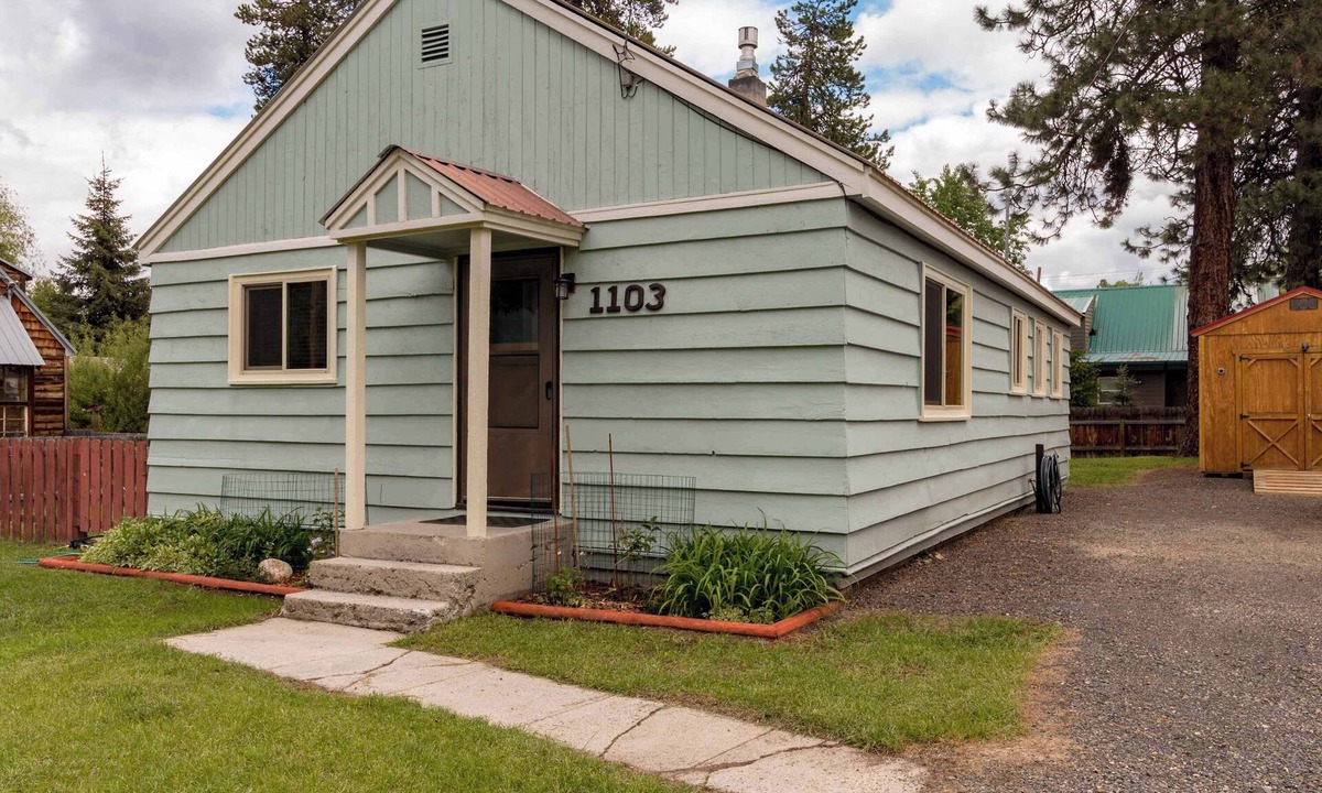 McCall Cabin | The Stibnite Cabin