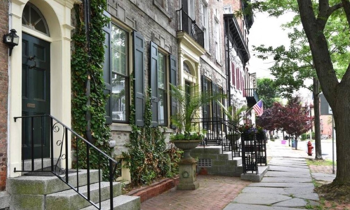 Schenectady Hotel | The Stockade Inn