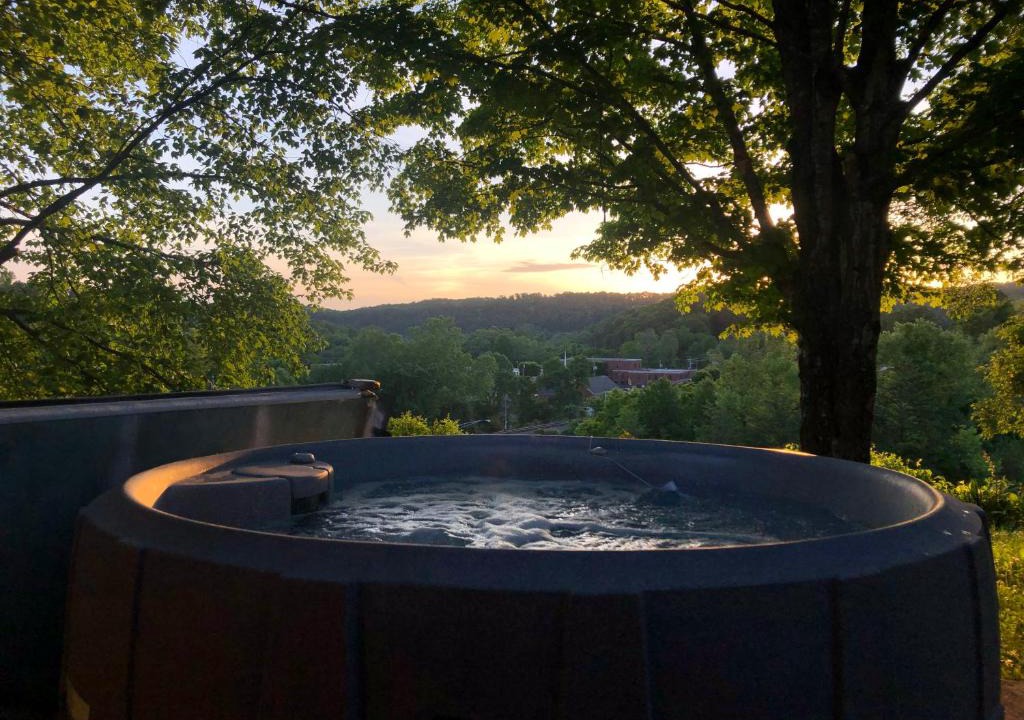 Beattyville House | The Stoic - 3 bed 3 Bath near red river gorge