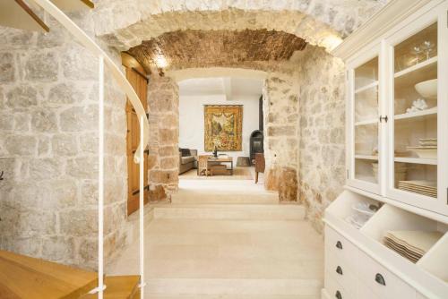 Zaton House | The Stone House