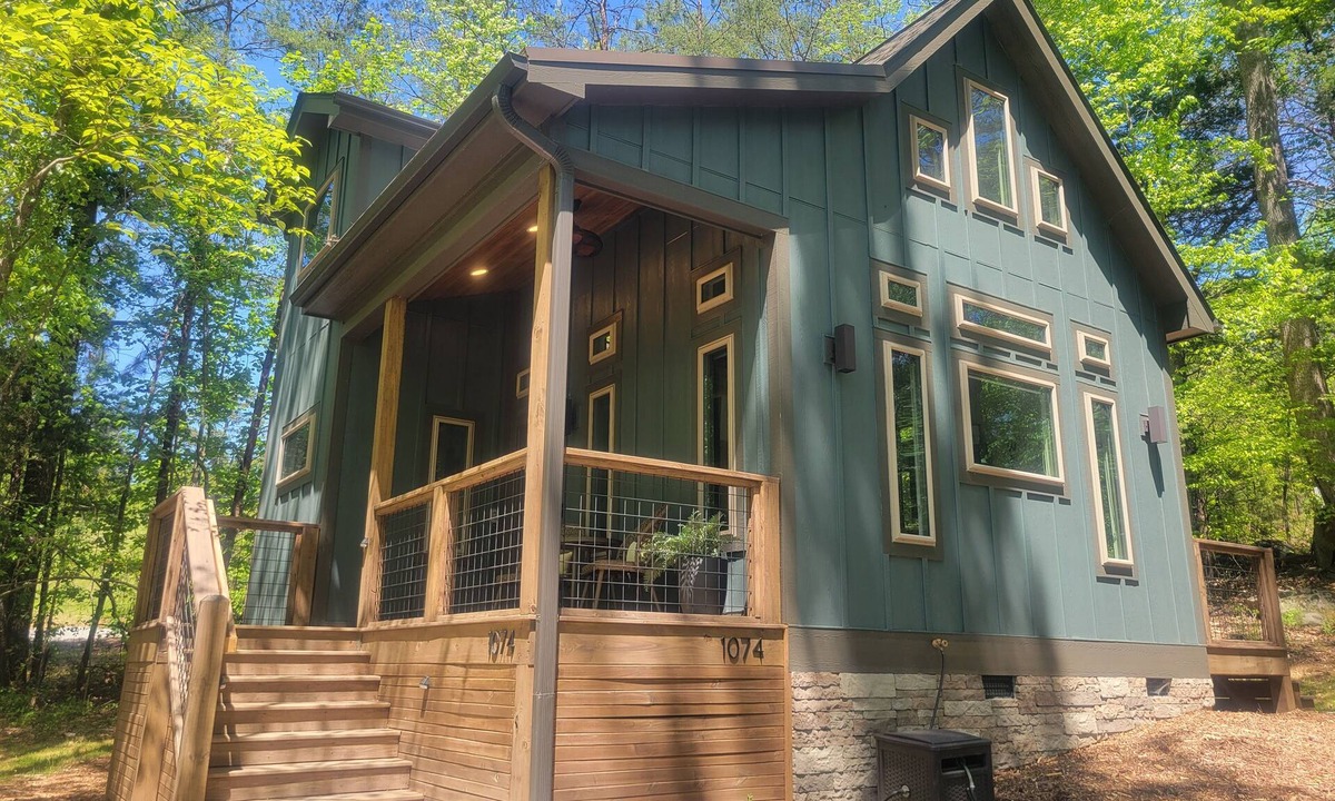 Rutherfordton House | The Stone - Modern Cabin on 40+ acres, 10 mins from Tryon Equestrian Center TIEC