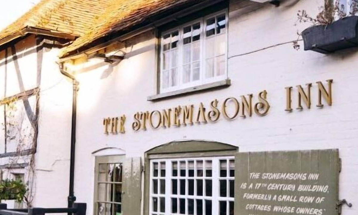 Petworth Hotel | The Stonemasons Inn