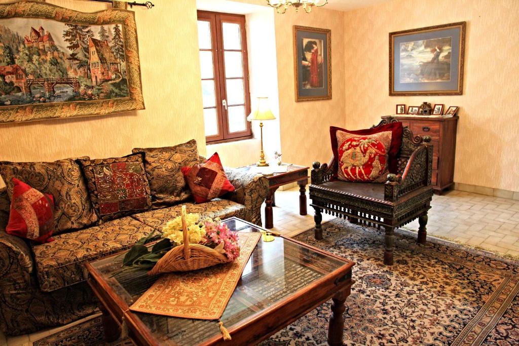Comblessac House | The Storyteller Apartment at Chateau Le Mur