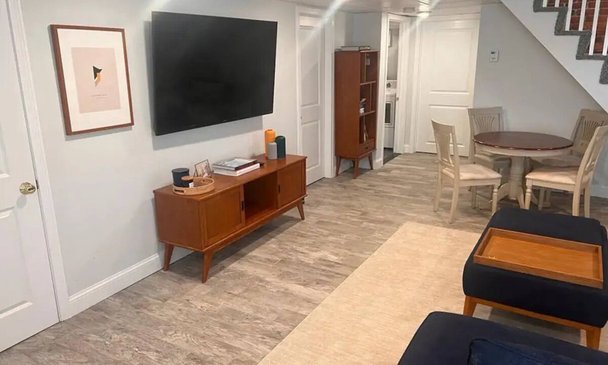 Winthrop House | The Strand on the Beachnn