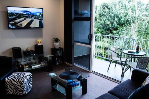 Rewa Apartment | The Strandon - loft style central apartment