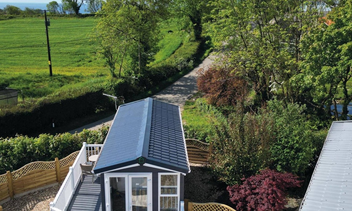 Amroth Apartment | The Studio - 1 Bedroom Cabin - Amroth