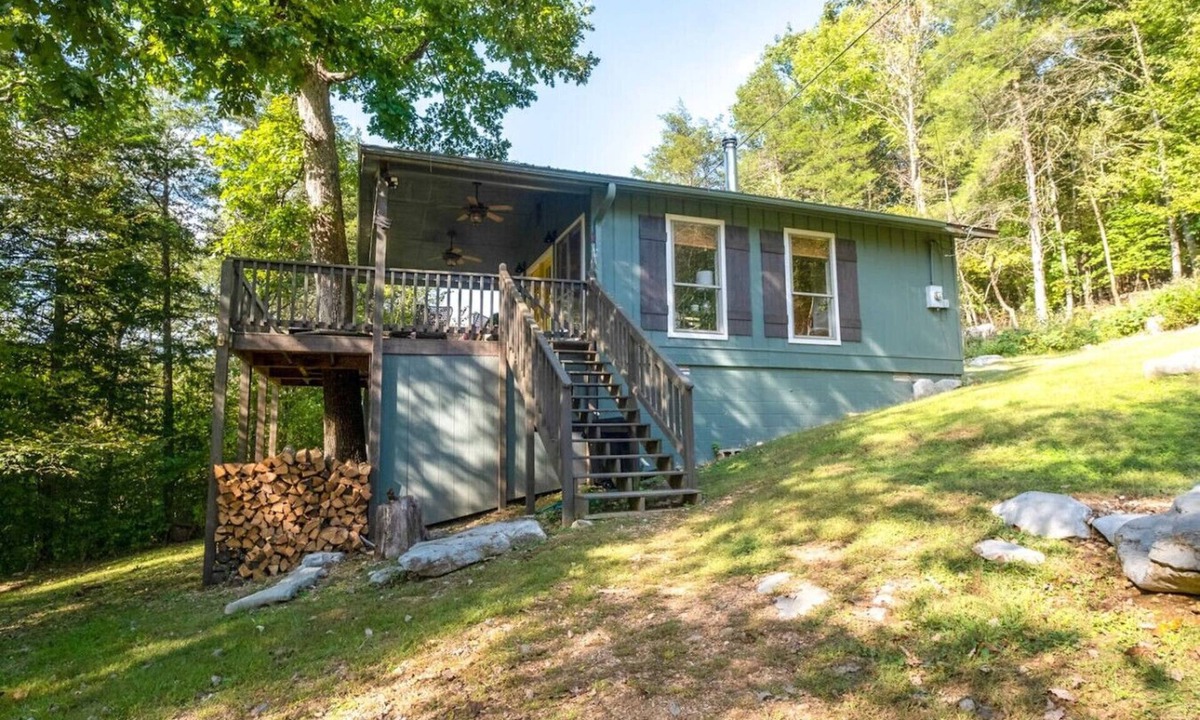 Newnata Cabin | The Studio ~ An Ozark Hideaway