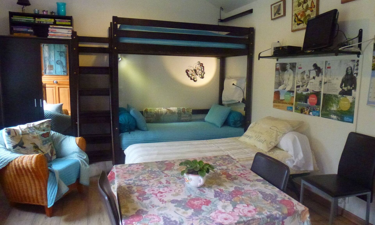 Janville-sur-Juine Cottage | The studio cottage Thiares