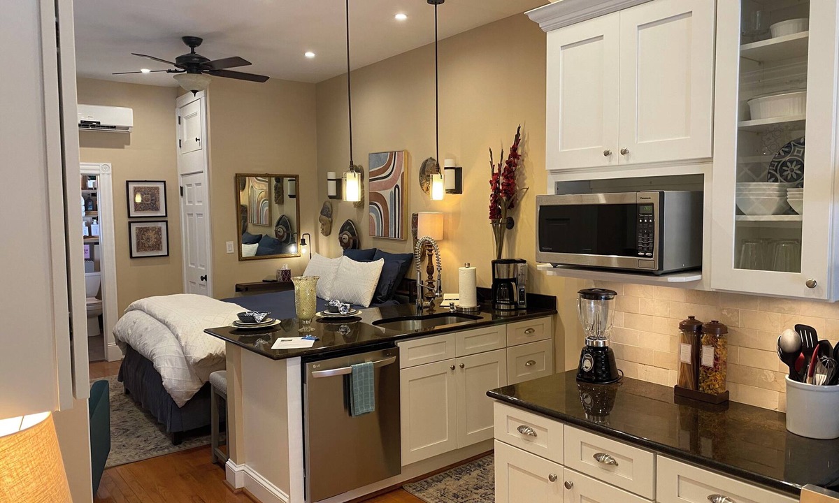 Church Hill Apartment | The Studio@ Eanes Drug