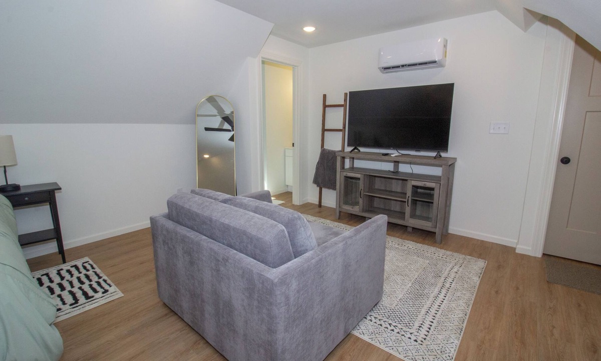 Waynesville Apartment | The Studio on Rainbow is a cozy and functional studio apartment located in Waynesville, just minutes from Fort Leonard Wood. Perfect for short or extended stays, this space offers a queen bed, twin pullout, full kitchen, and modern essentials