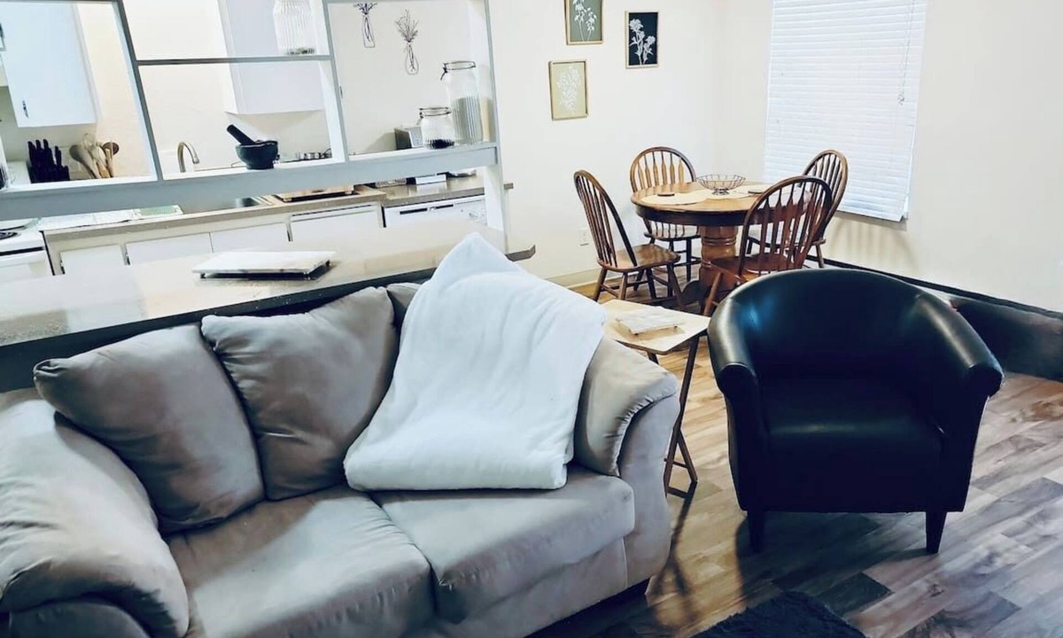 Corvallis Apartment | The Study; a Summer Retreat