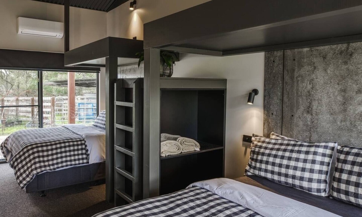 Seymour House | The Stunning "pavilion" at Riverlea