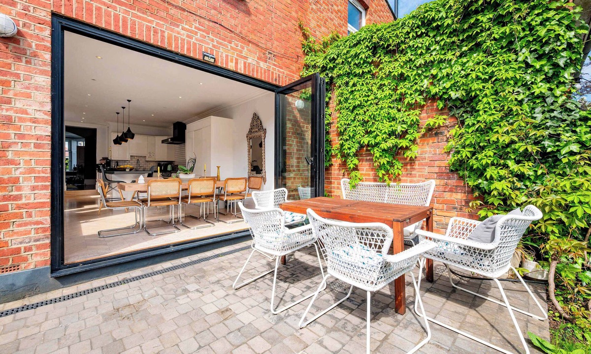 Mapesbury House | The Suburban Bliss Su